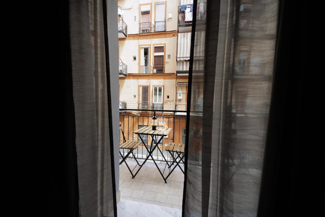 Live Suite Napoli Exterior photo